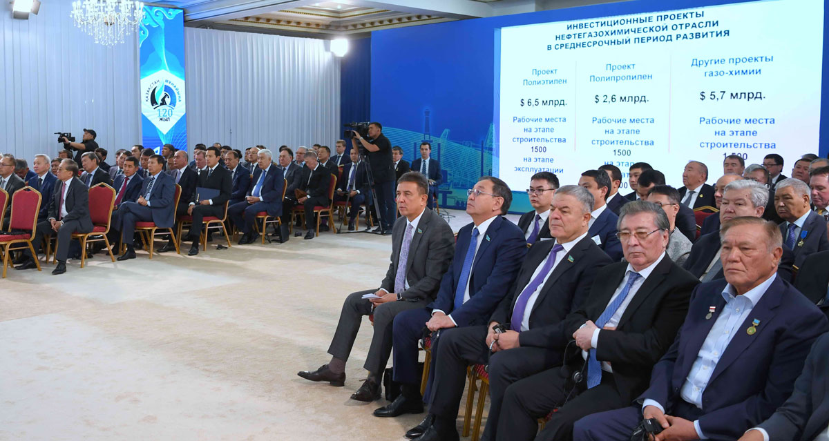 Глава государства провел расширенное совещание по вопросам развития нефтегазовой отрасли — фото 5