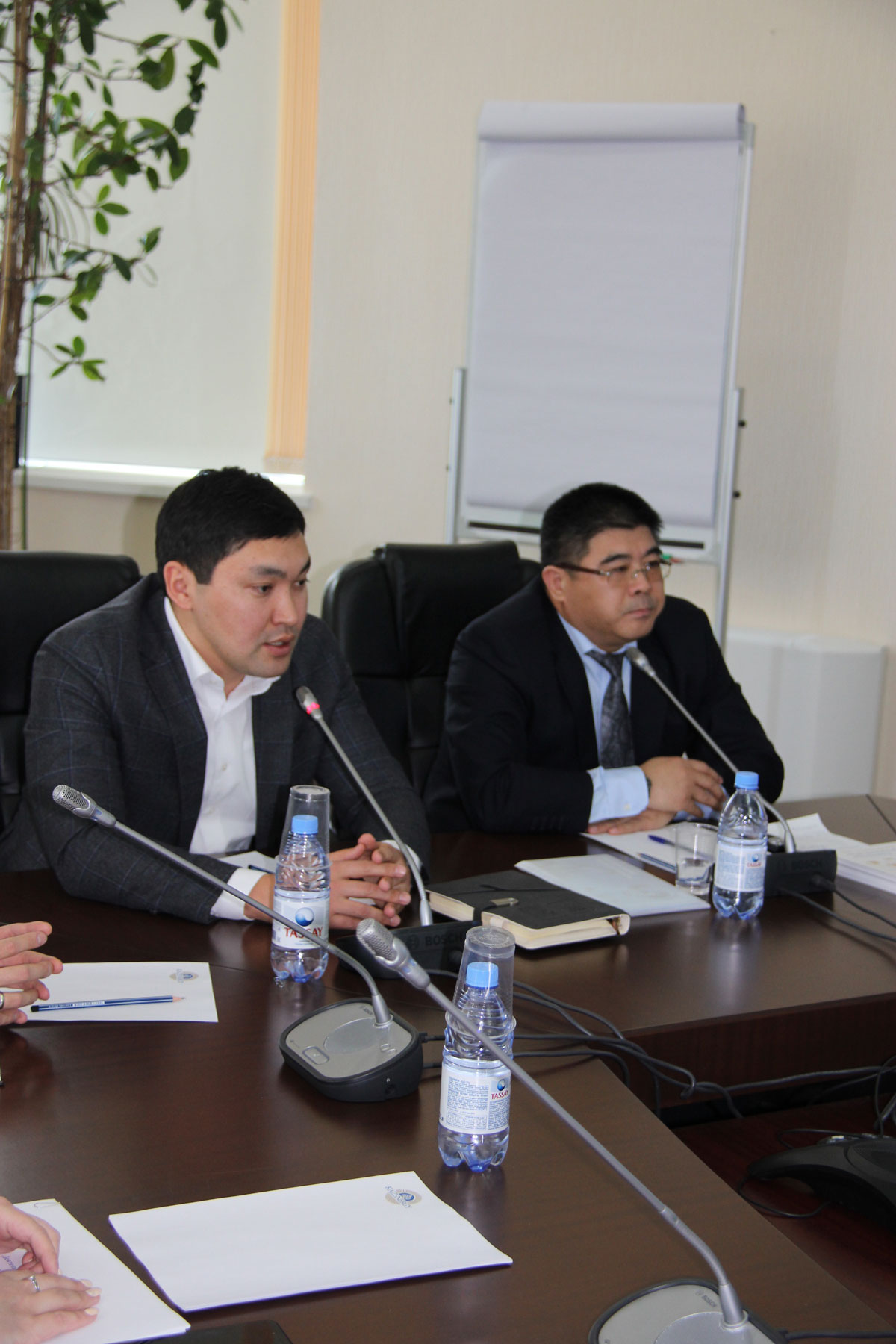 Г-н Ли Юн Хун, генеральный директор CNPC Kazakhstan, рассказал коллективу KAZENERGY о деятельности и достижениях Китайской национальной нефтегазовой корпорации (CNPC) в нашей стране — фото 1