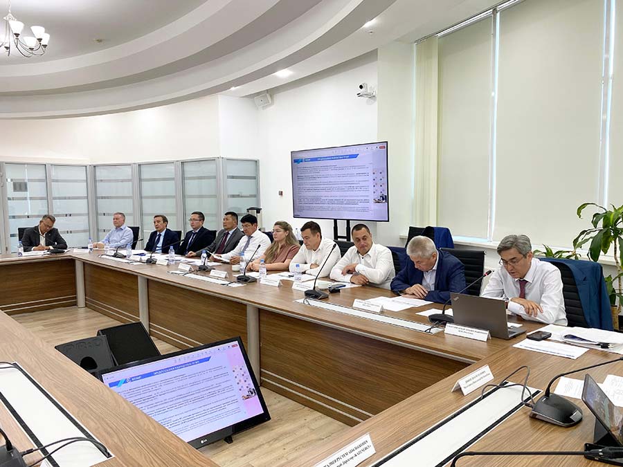 ОБСУДИЛИ РАЗРАБОТКУ ТЕХРЕГЛАМЕНТА ДЛЯ ЭТАНОПРОВОДОВ И ПРОПАНОПРОВОДОВ — фото 4