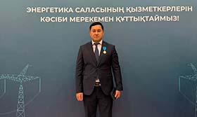 Поздравляем Исполнительного директора Ассоциации KAZENERGY Дамира Нарынбаева с награждением государственной наградой Республики Казахстан - медалью «Ерен еңбегі үшін».